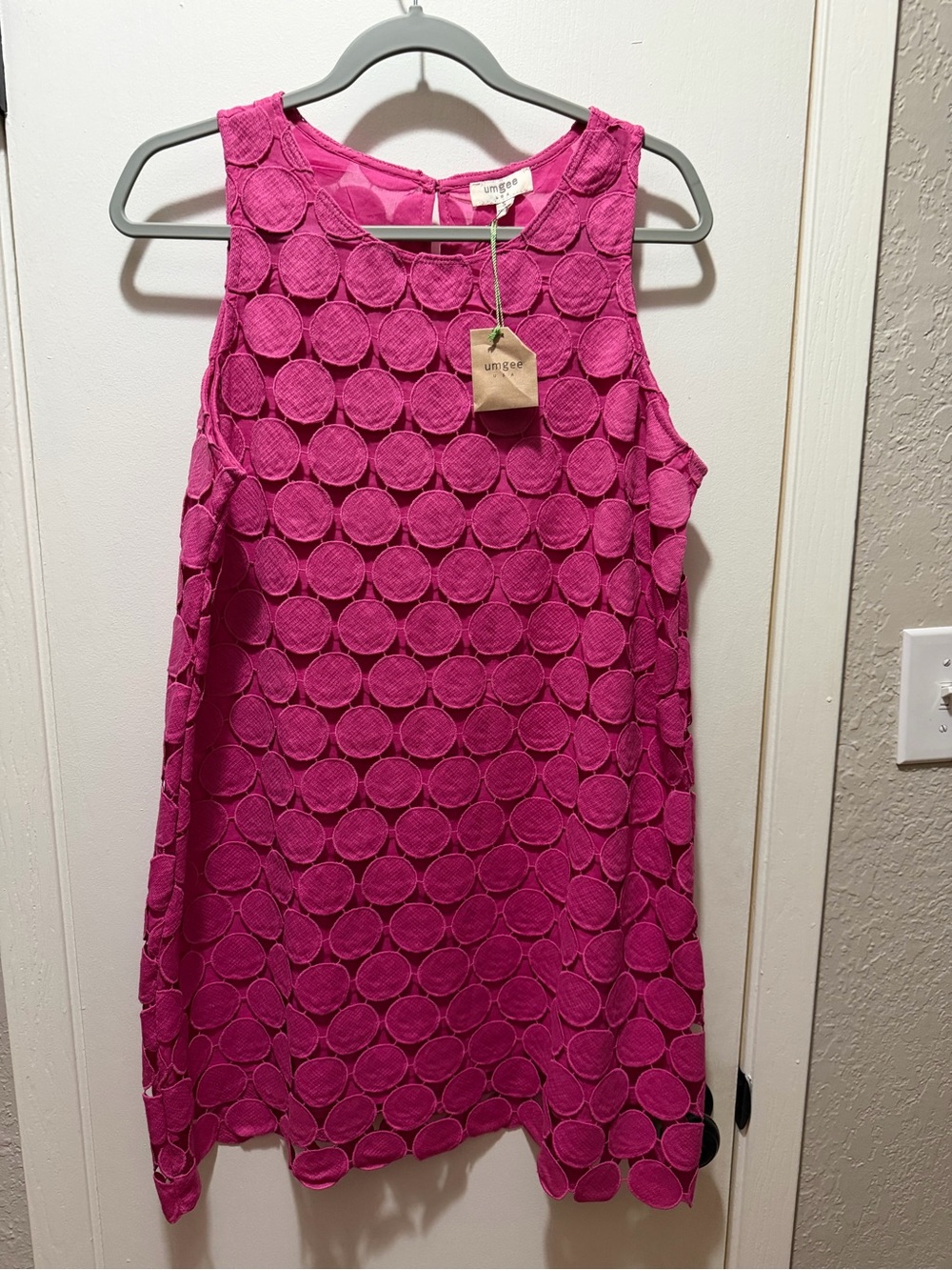 Umgee NWT Pink Retro Textured Circle Applique Shift Dress